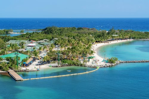 roatan  aerial view  beach