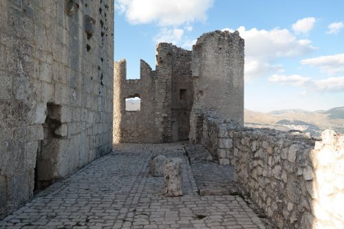 rocca calascio castle walls