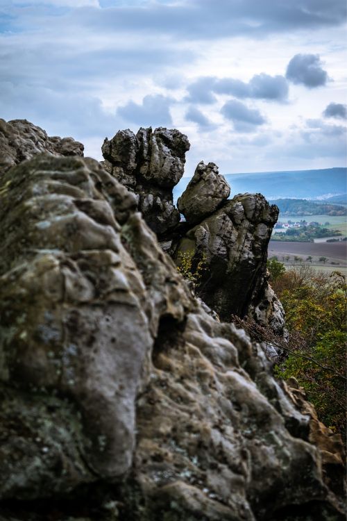 rock devil's wall mountains