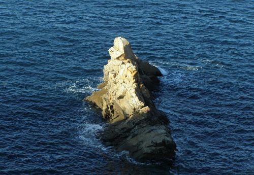 rock brittany sea