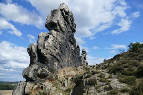 rock cliff devil's wall