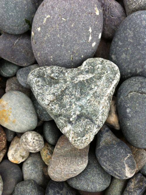 rocks heart love