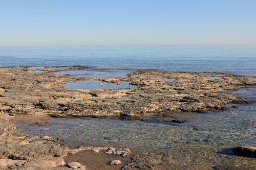 rocks tide pools lake