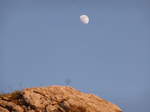 rocks luna sky