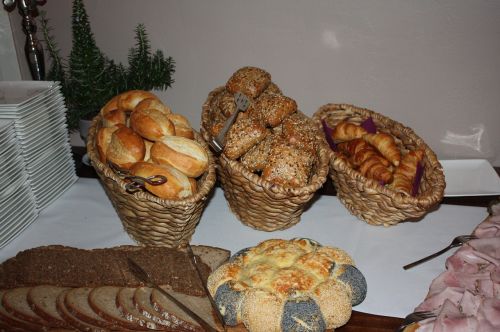roll bread buffet