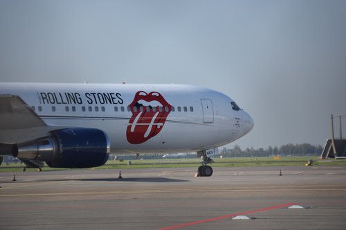 rolling stones  airplane  schiphol