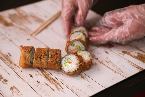 rolls  sushi  bamboo