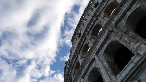 roma sky colosseum