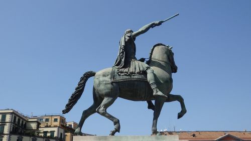 roman emperor monument