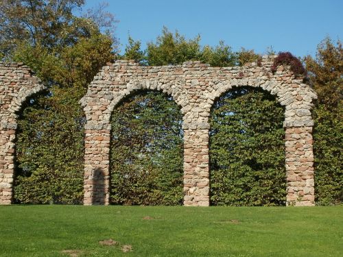 roman aqueduct schwetzingen