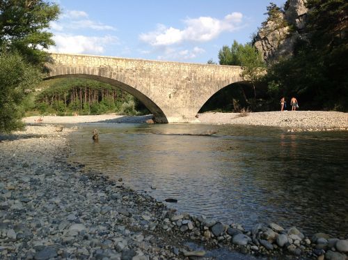 roman bridge vaucluse old bridge