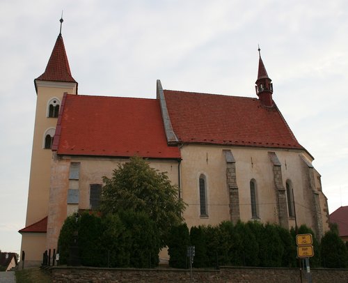 romanesque  church  czechia