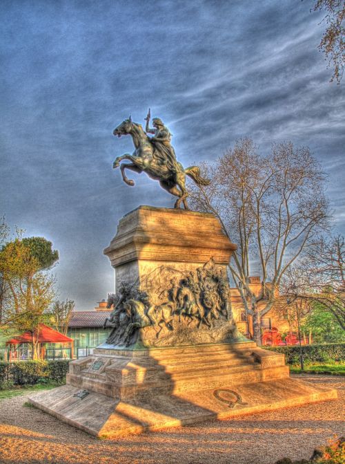 rome equestrian statue hdr