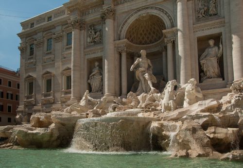 rome trevi fountain source