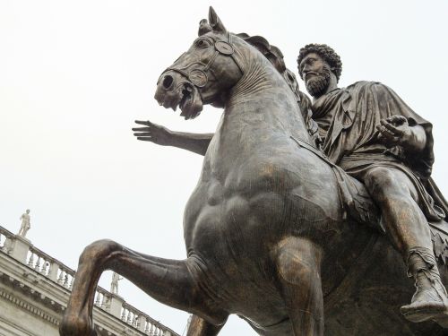 rome statue roma capitale