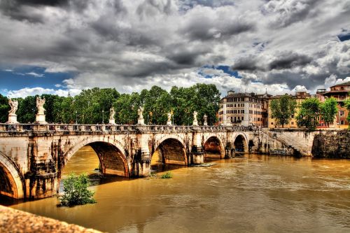 rome tiber bridge