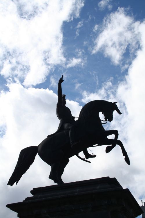 rome statue horse