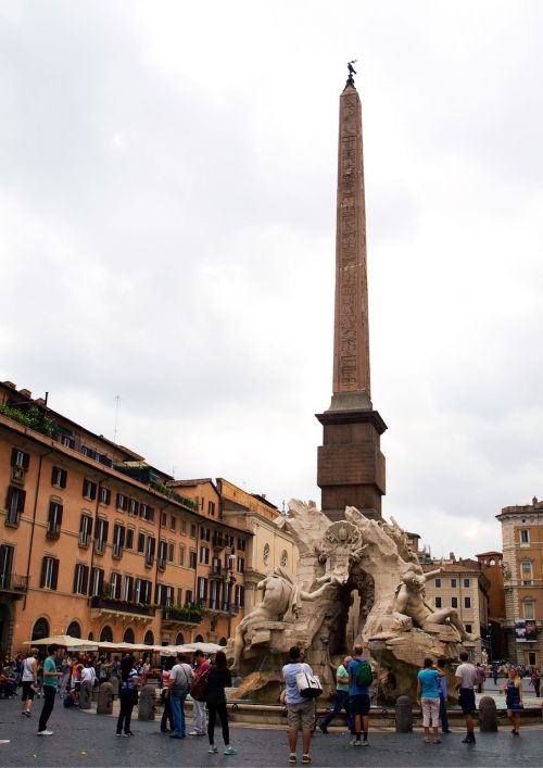 rome statue fountain