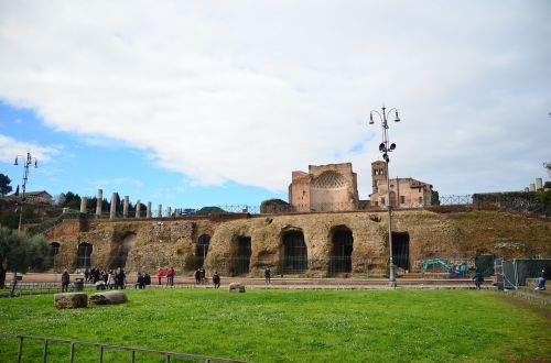rome trevi landmark