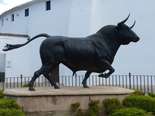 ronda bullring statue