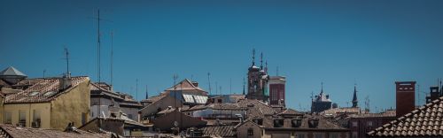 roofs antennas sky-line