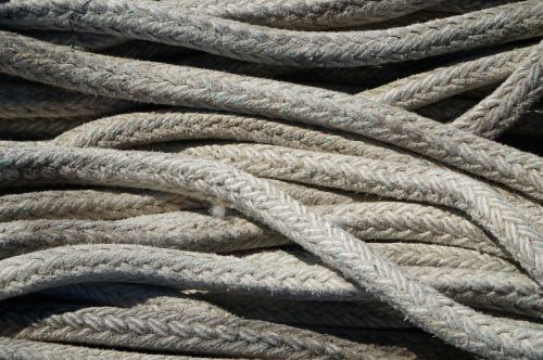 rope lines sea
