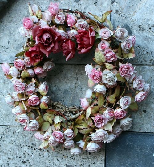 rosary roses wreath