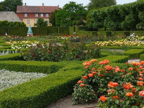 rose garden rosenborg castle denmark