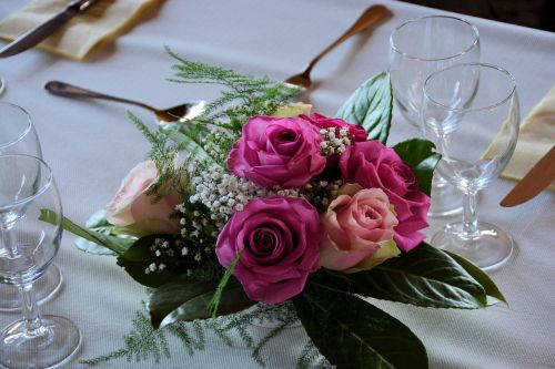 roses bouquet of flowers table