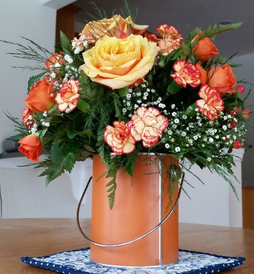 roses flowers centerpiece