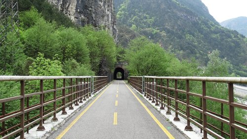 route  italy  tunnel