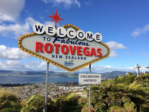 royovegus sign holiday