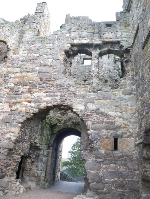 ruin castle fortification