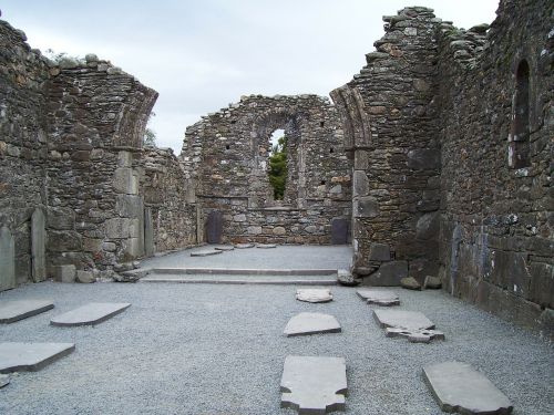 ruin tombs stone