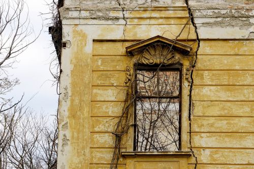 ruin architecture window