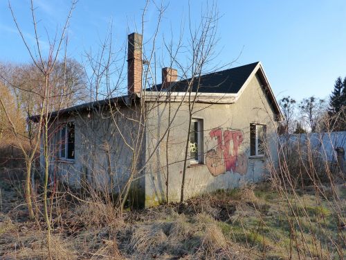 ruin old building