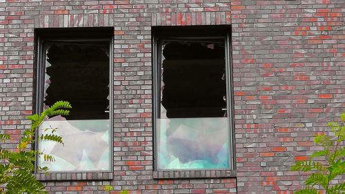 ruin decay window