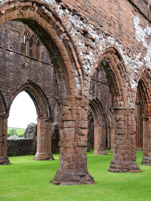 ruin chapel historical