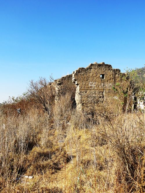 ruins abandon destruction