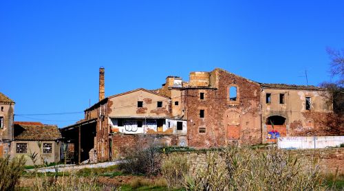 ruins houses abandoned