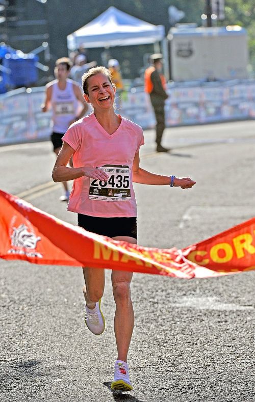 runner finish line female