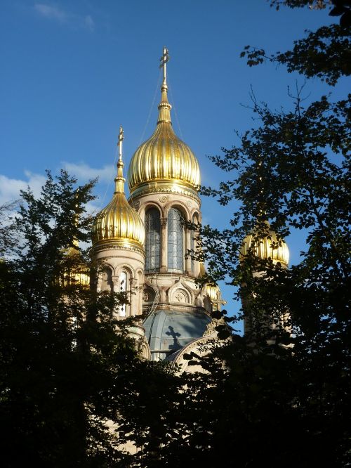 russian chapel in wiesbaden gold domed roof