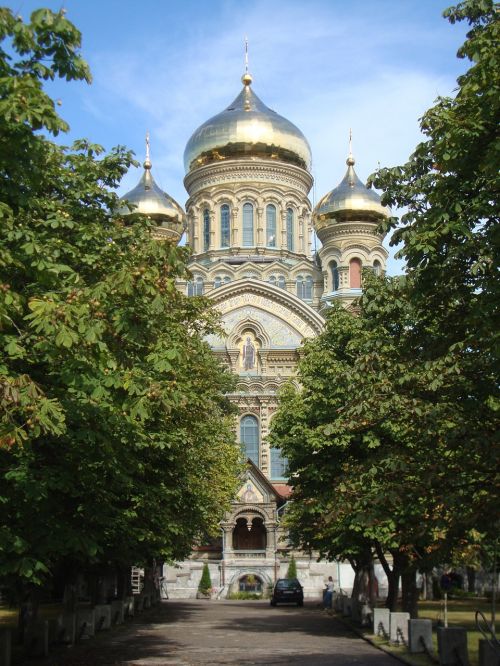 russian orthodox church wealth gold