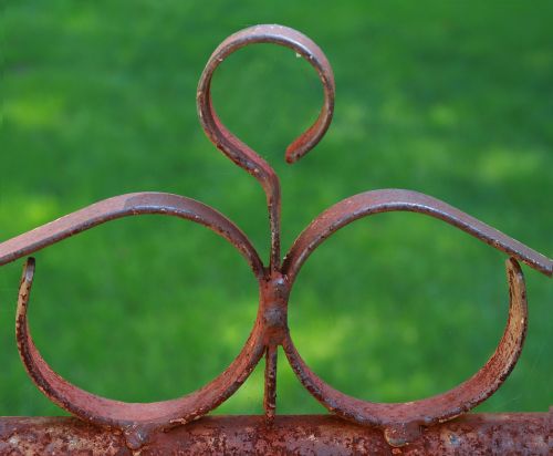 rust circles fence