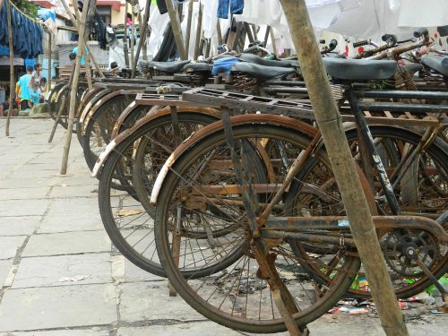 rusted bicycles wheel