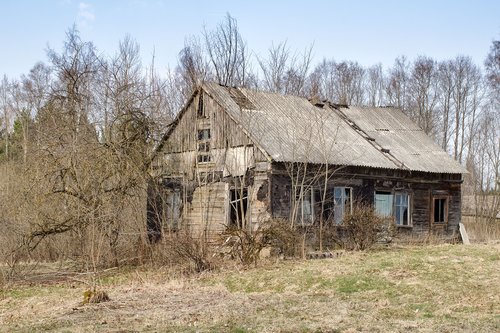rustic  wood  house