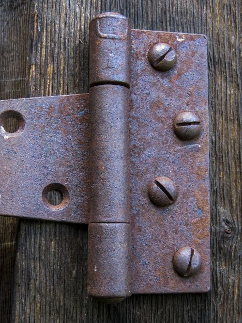 rusty old hinge