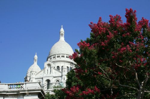 sacre coeur dome of church paris