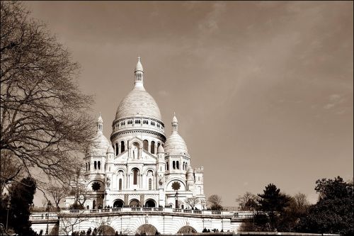 sacred heart paris monument