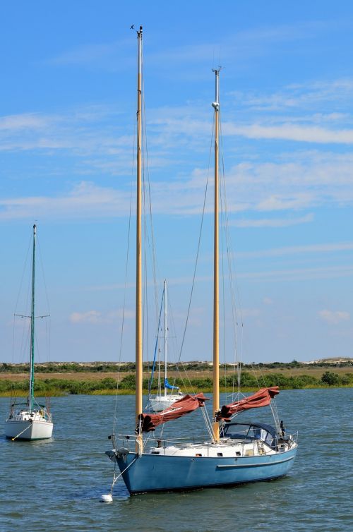 sailboat moored secured